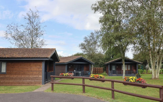 6 Pinewood Retreat
