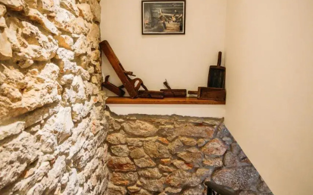Old Stone House