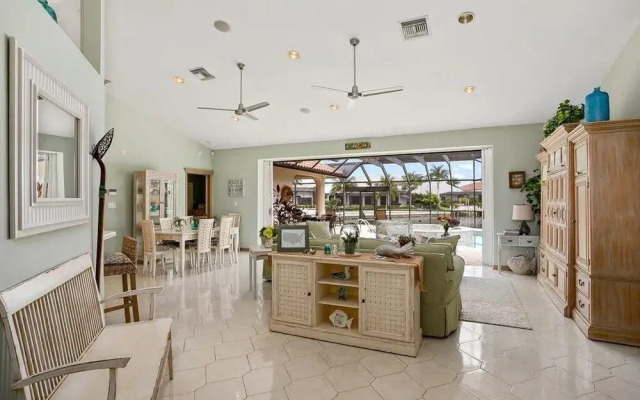 Magnolia Private Home #59999 3 Bedrooms 2 Bathrooms Home by Redawning