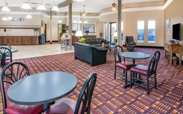 Super 8 by Wyndham Casper West by the River