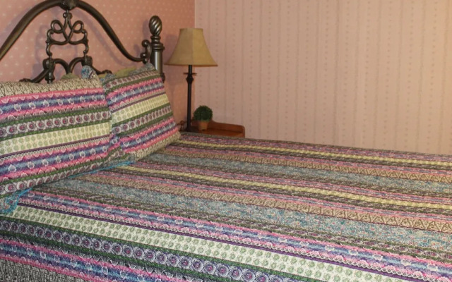 Nola's Onekama Hideout