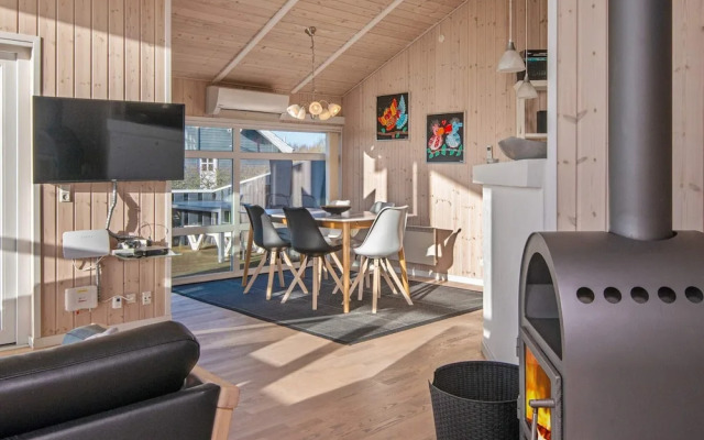 6 Person Holiday Home in Tarm