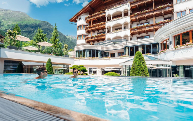 Hotel Trofana Royal