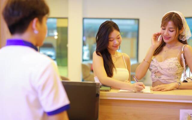 B2 Bang Saen Premier Hotel