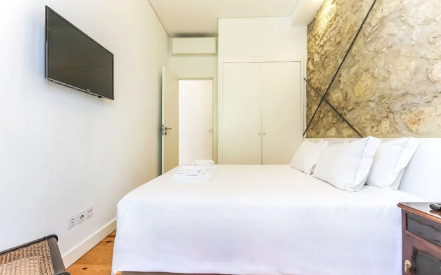 JOIVY Polished 1BR Apt, close by Avenida da Liberdade