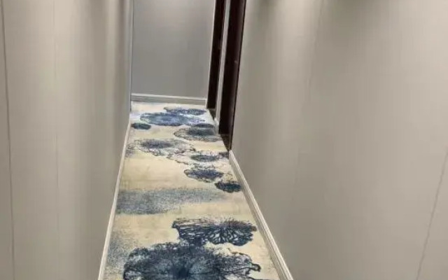Xinyang Lakeside Boutique Hotel