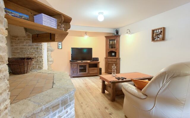 Attractive Villa in Kras with Swimming Pool
