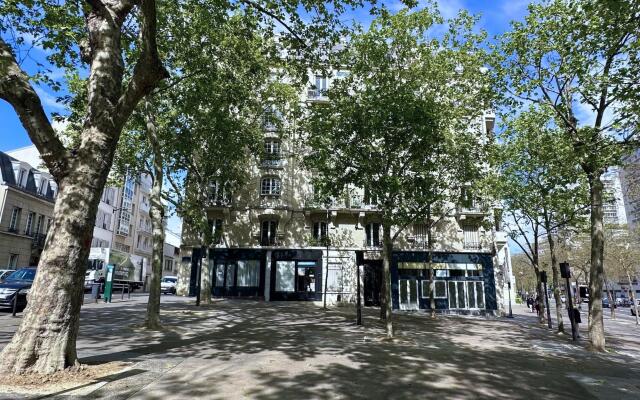 B 5495  - Porte de Versailles- Studio spacieux