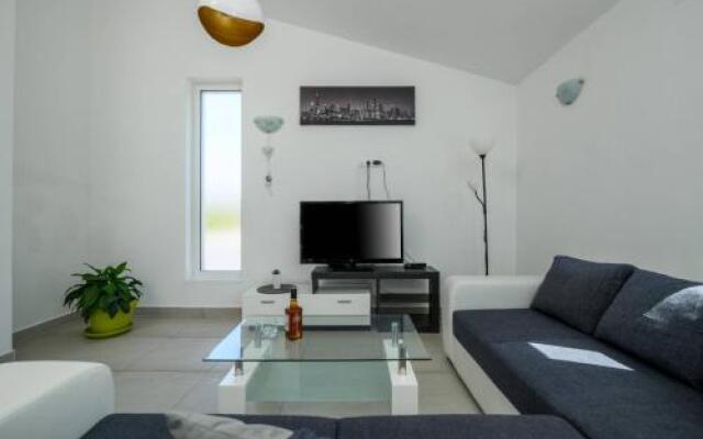 Bobo Family house with pool