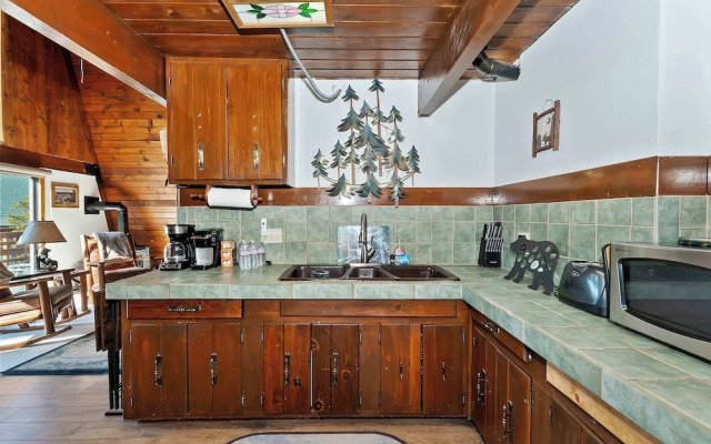 Yosemite Pines Cabin - Sleeps 8