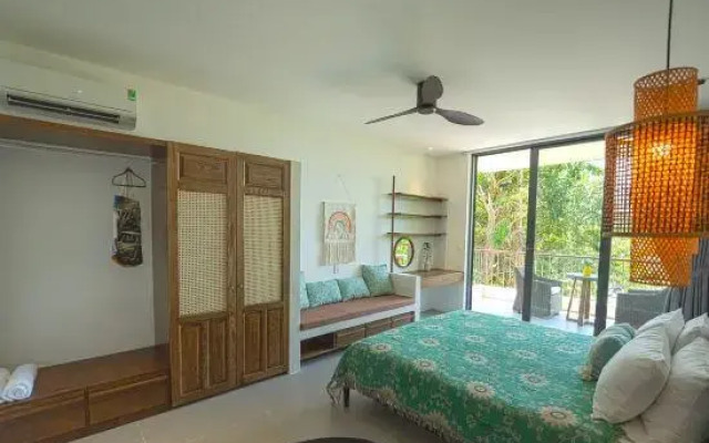 Sunrise Ocean Villa 4BR- Hoi An