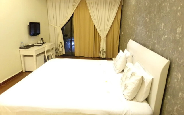 Itsandra Beach Hotel & Resort