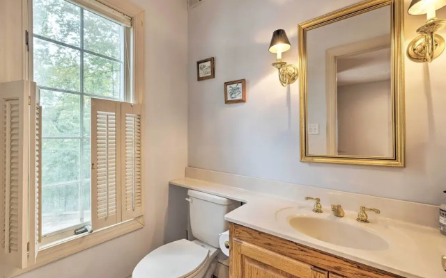 Beachfront Urbanna Home w/ Gas Grill & Deck!