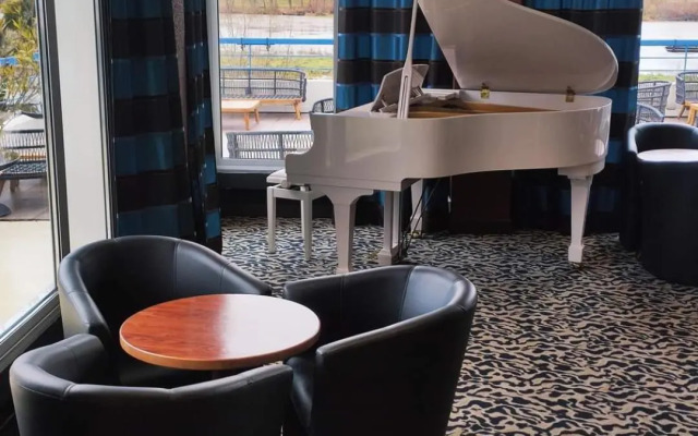 Mercure Nevers Pont de Loire