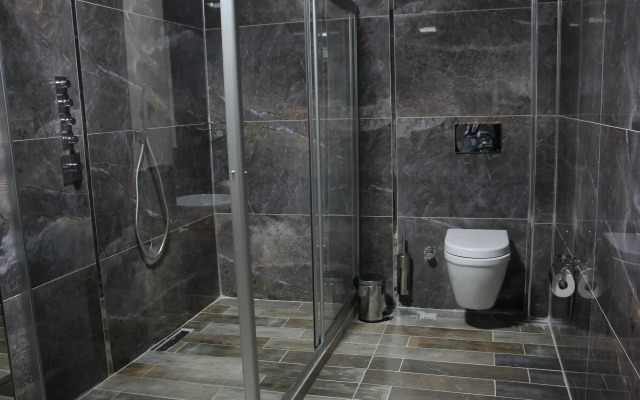 El Nazar Stone Suite