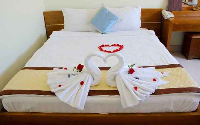 Khách sạn Huỳnh Tấn 2