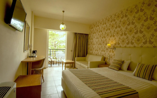 Themis Beach Hotel