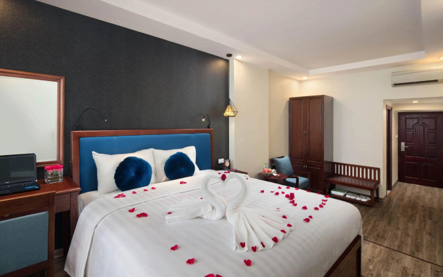 Holiday Emerald Hotel