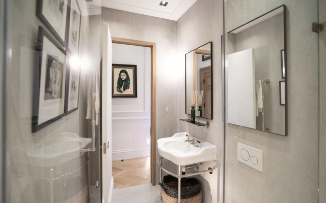 Cadogan Square - 2 Bedroom Apartment V