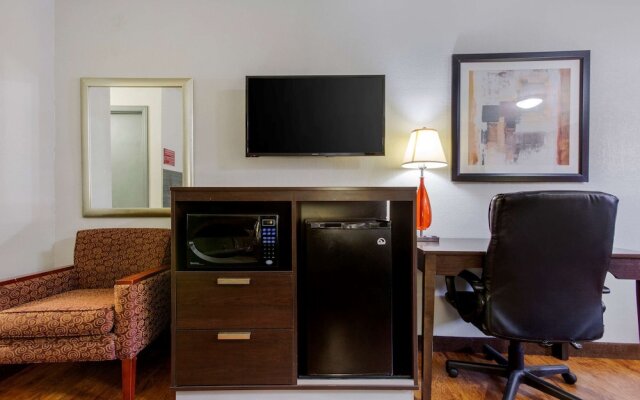 Super 8 Reynolds /East Columbus Area