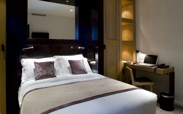 Hotel Marceau Champs Elysees