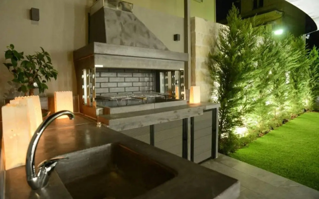 Damona 2BR Luxury Home With Garden