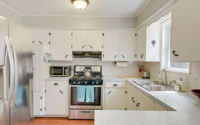 Rogers Vacation Rental ~ 7 Mi to Downtown