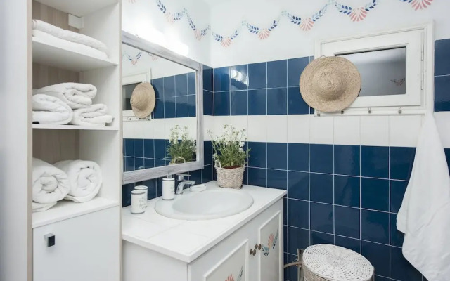 White Jasmine Cottage