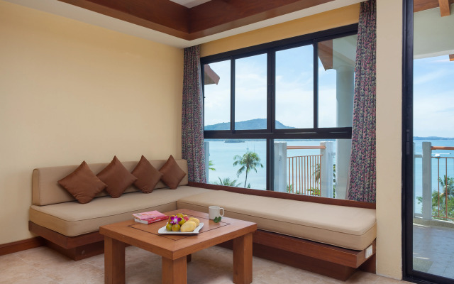 By The Sea Hotel