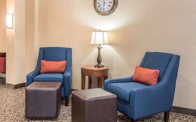Comfort Inn & Suites Piqua-Near Troy-I75