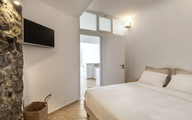 Calderas Hug & Panoramic Sea View Suites