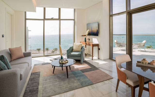 Th8 Palm Dubai Beach Resort, Vignette Collection, by IHG
