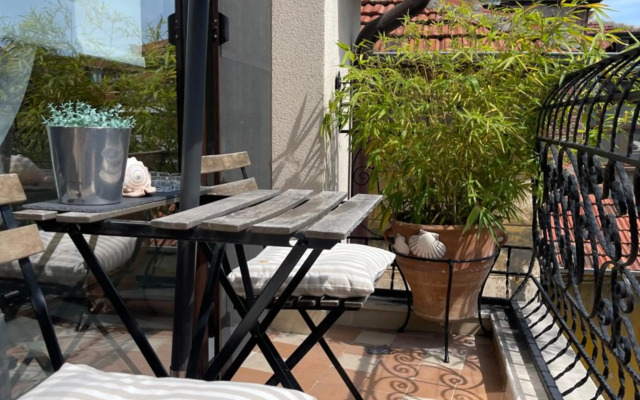 Luxury Central Apartment