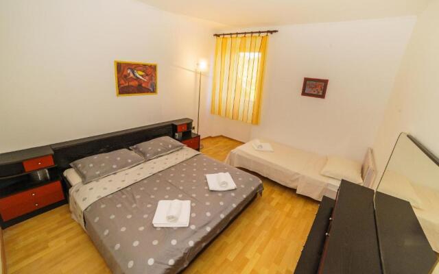 Villa Alithia Silver