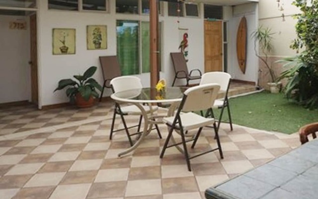 Gaudys Backpackers - Hostel