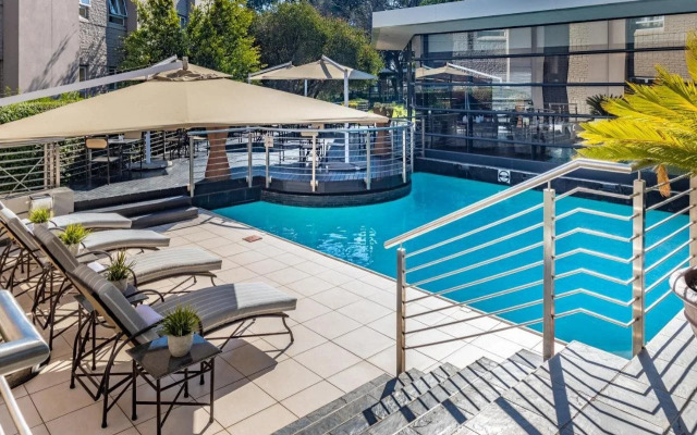 City Lodge Johannesburg Airport, Barbara Road