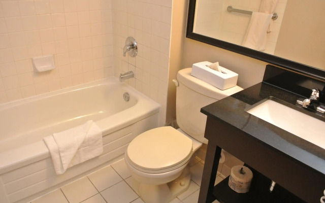 Travelodge by Wyndham Ottawa East