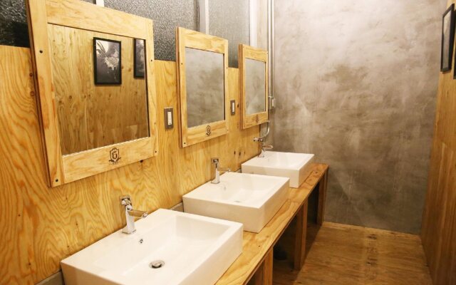 hostel&galleryGisgood