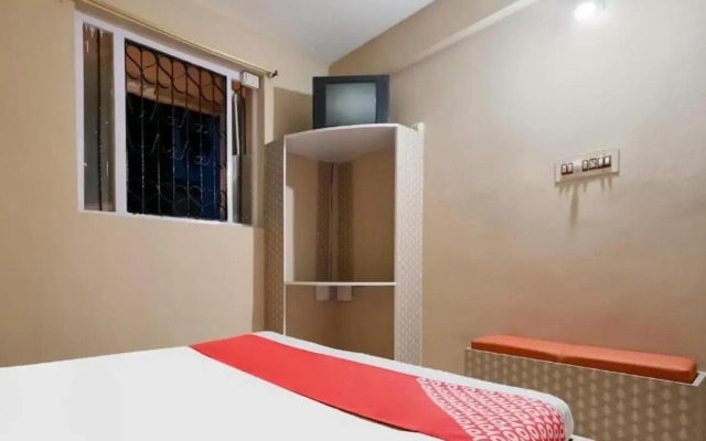Oyo Flagship 806008 Hotel New Athiti Nivas