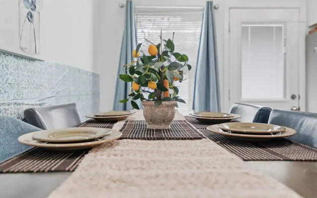 Cozy Spacious Allergy Friendly Retreat - 4BR