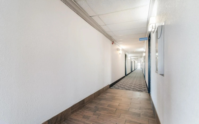 American Inn Suites Detroit Metro Airport