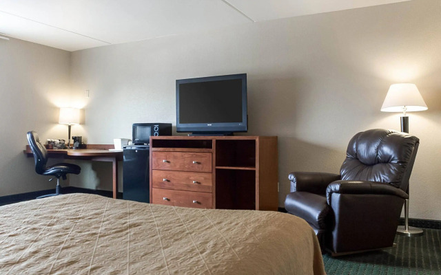 Baymont by Wyndham Jamestown Conference Center & Water Park