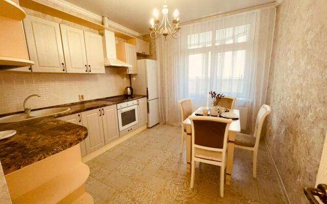 Be Happy (Би Хеппи) на улице Жлобы