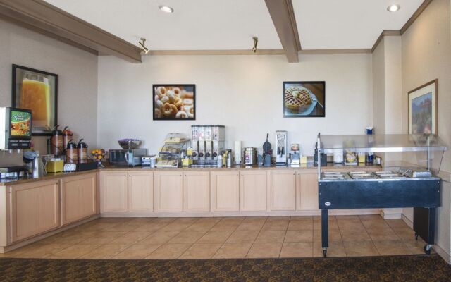 Days Inn & Suites Clovis