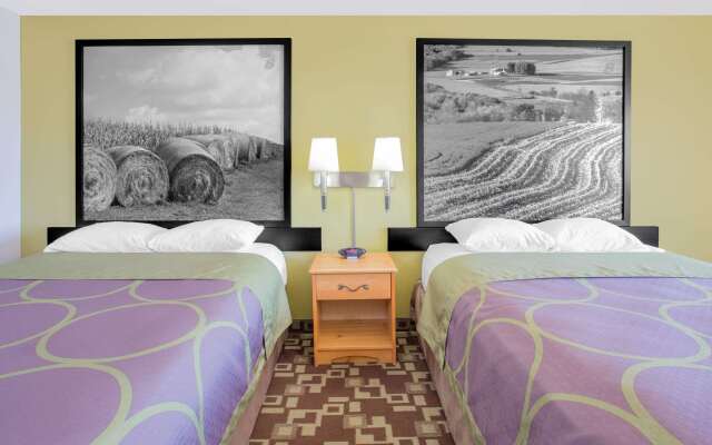 Super 8 by Wyndham Independence IA