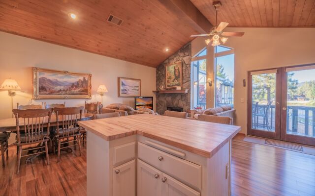 Lakefront Viking Oasis Condo