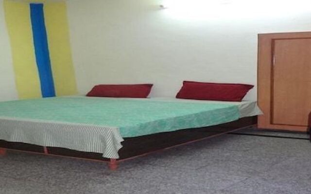 Room Maangta 281 Ashok Vihar