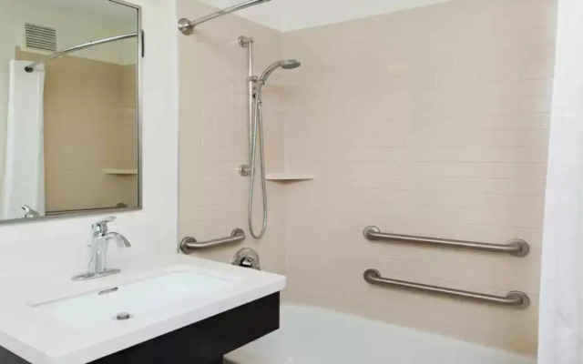 Candlewood Suites Kansas City-Overland Park