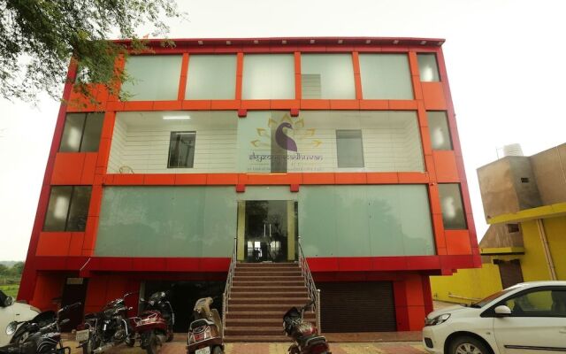 OYO 19556 Hotel Puri Inn