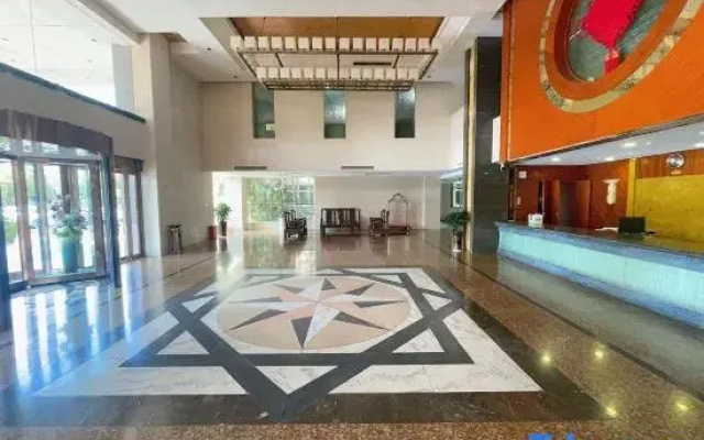 Wenfeng Hotel (Liaohe East Road)